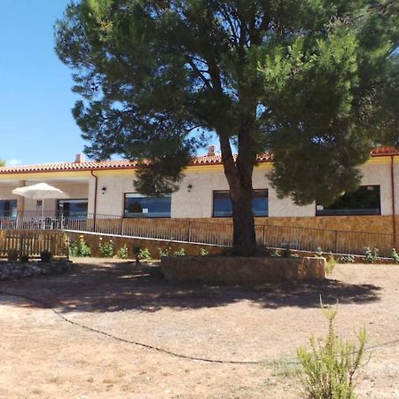 Hotel Restaurant Cau Blanch Useras Exterior photo