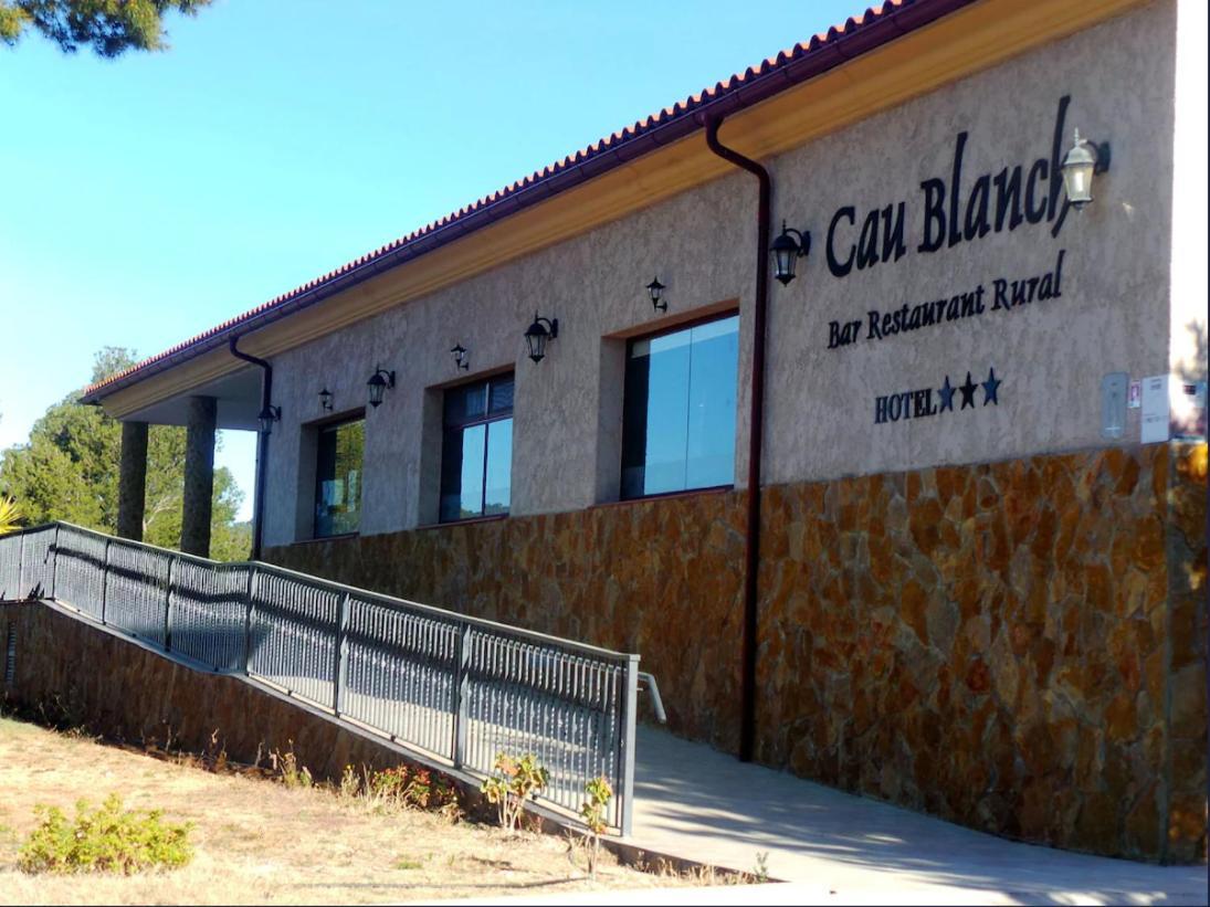 Hotel Restaurant Cau Blanch Useras Exterior photo